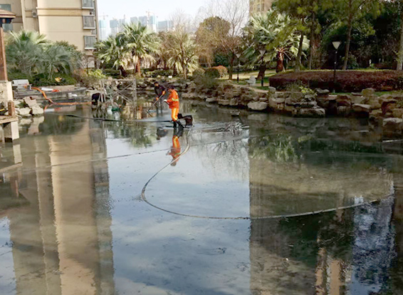 市中景观池淤泥清理